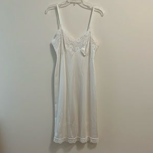 Vintage Richform long full slip size 36 women’s ivory off white lace lingerie